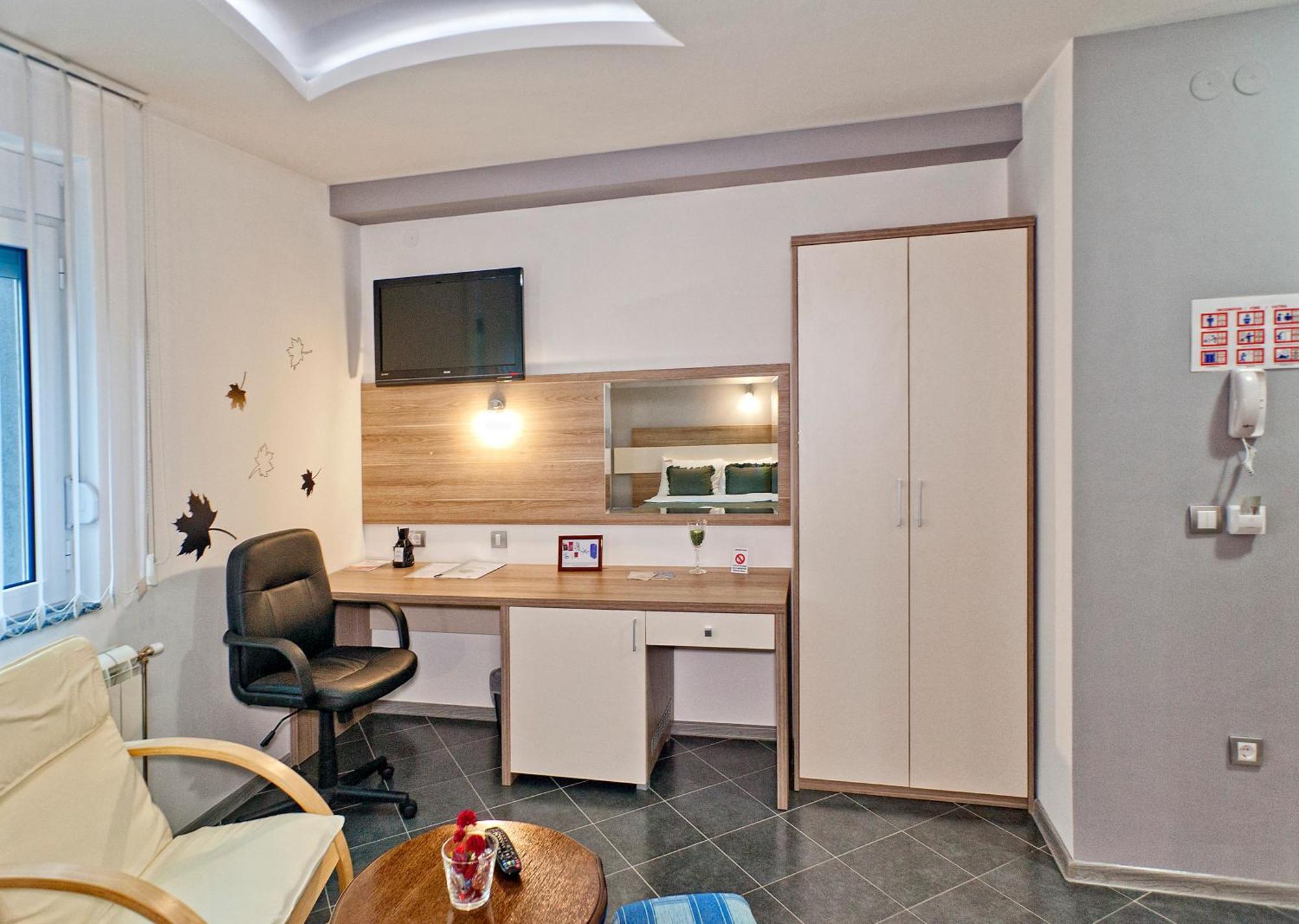 Garni Hotel Lama Kragujevac Eksteriør bilde