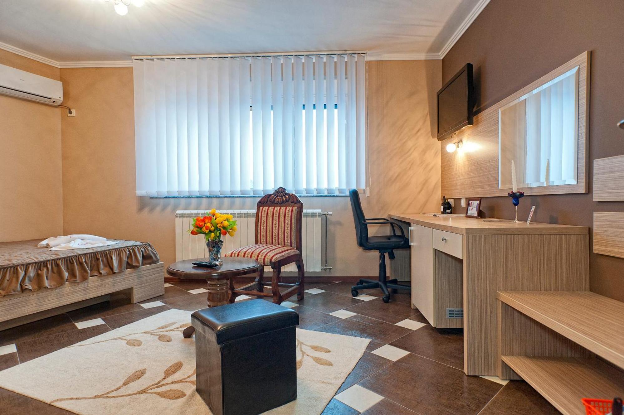 Garni Hotel Lama Kragujevac Eksteriør bilde