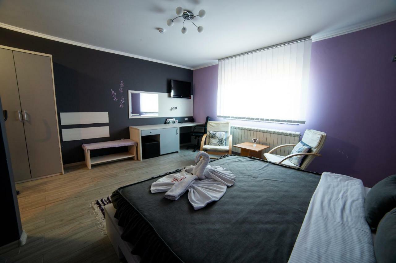 Garni Hotel Lama Kragujevac Eksteriør bilde