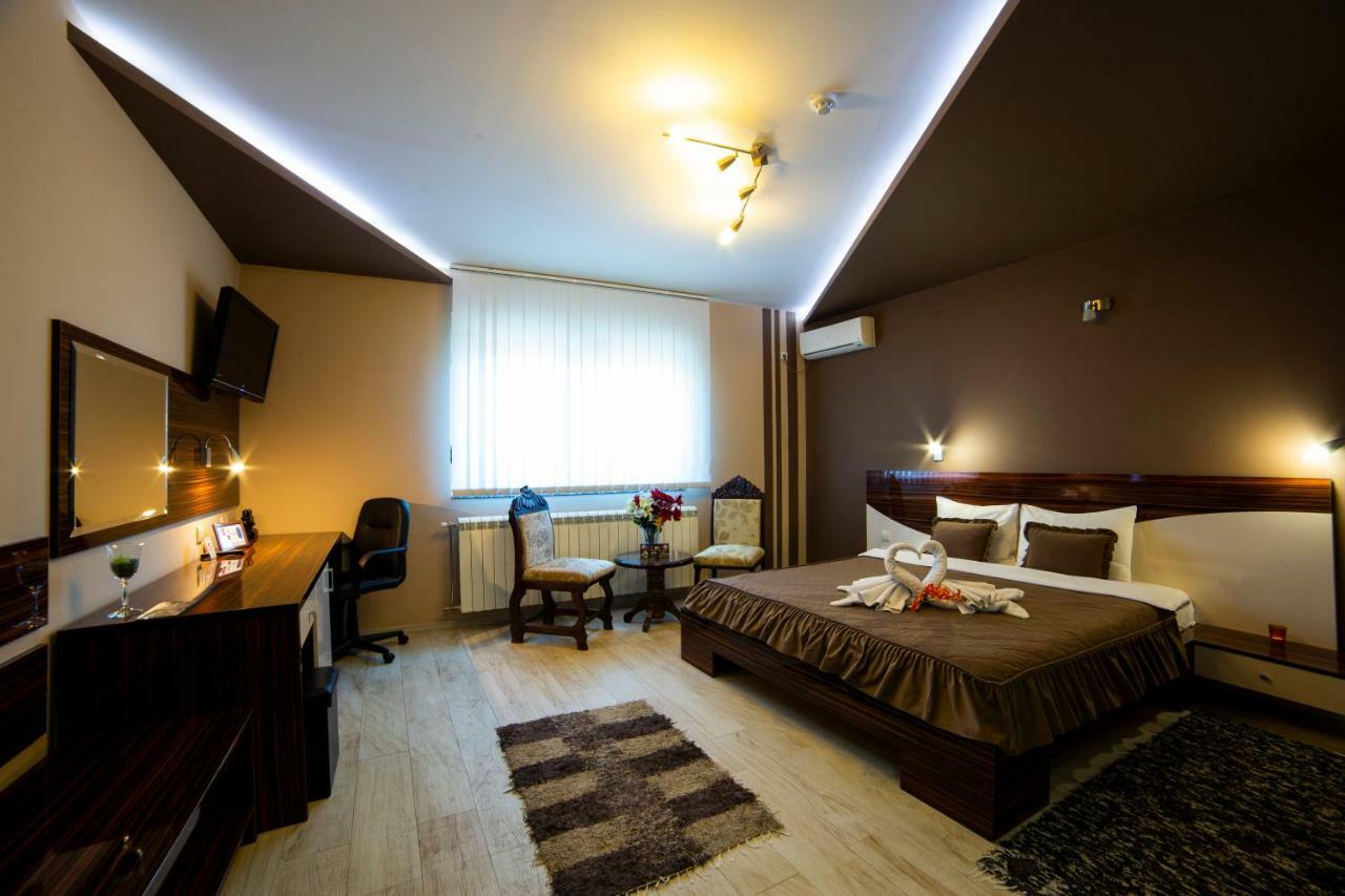 Garni Hotel Lama Kragujevac Eksteriør bilde