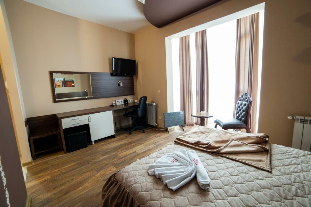 Garni Hotel Lama Kragujevac Eksteriør bilde