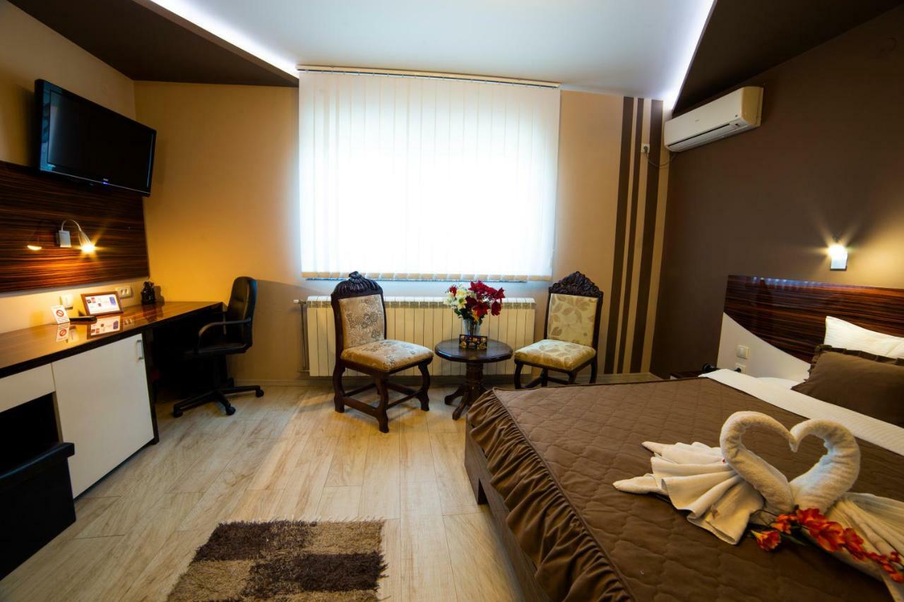 Garni Hotel Lama Kragujevac Eksteriør bilde